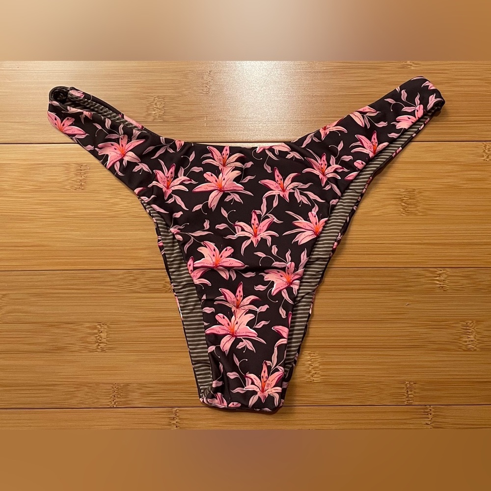 Acacia Bobbi Bottom in Madonna, size Small